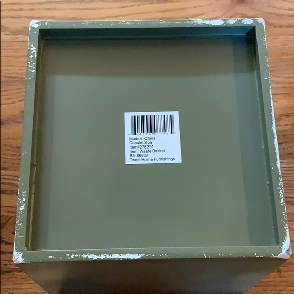 Bathroom Wastebasket/Soap Dish Set - Picture 4 of 5